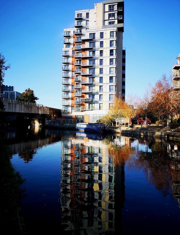 Lovely Luxury 1-Bed Apartment In Wembley London Exterior photo