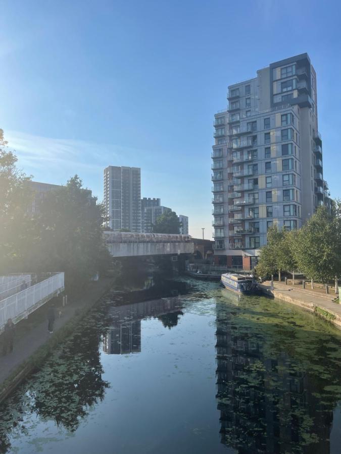 Lovely Luxury 1-Bed Apartment In Wembley London Exterior photo